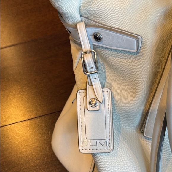 Tumi Cream Leather laptop businessTravel Tote Bag - Picture 5 of 9